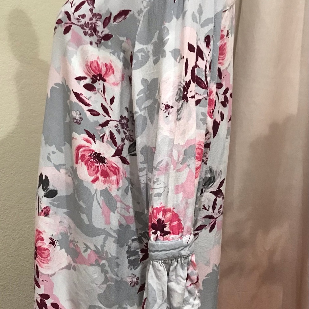 Allison Daley Medium Floral Button-Up Blouse - Pink and Gray - Picture 3 of 12